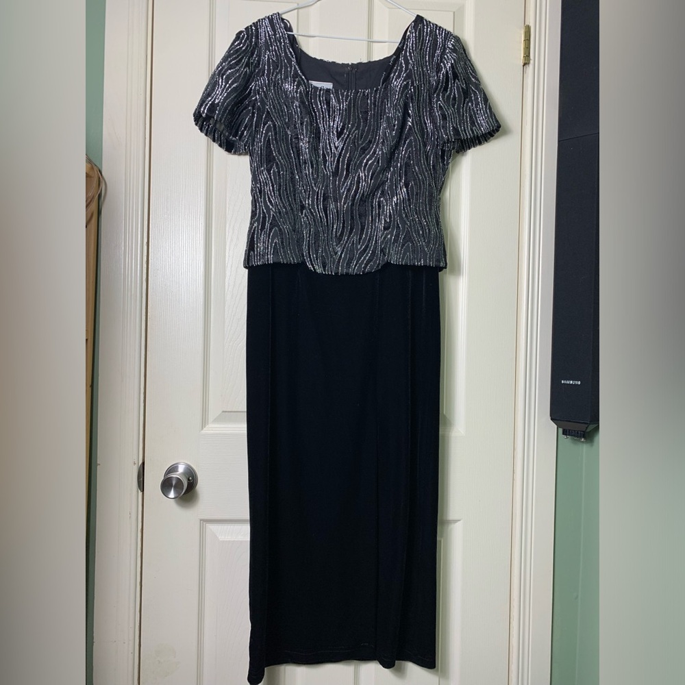 Joseph Ribkoff | Black Velvet Silver Metallic Short Sleeve Dress - 8